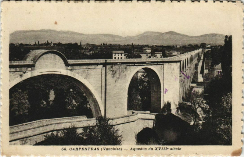 Carte postale ancienne Carpentras Aqueduc à Carpentras