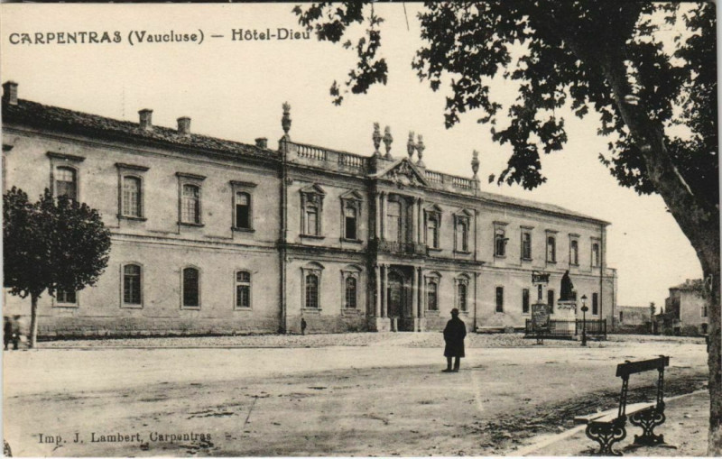 Carte postale ancienne Carpentras Hotel-Dieu à Carpentras