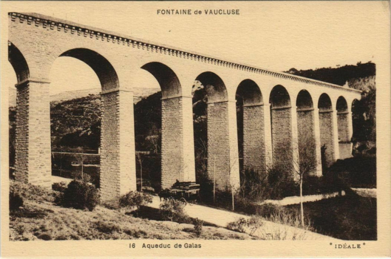 Carte postale ancienne Fontaine-De-Vaucluse Aqueduc de Galas à Fontaine-de-Vaucluse