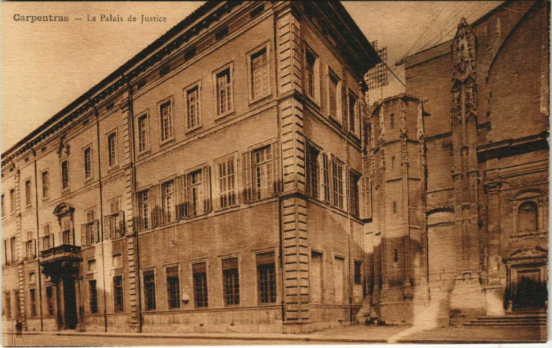 Carte postale ancienne Carpentras Le Palais de Justice à Carpentras