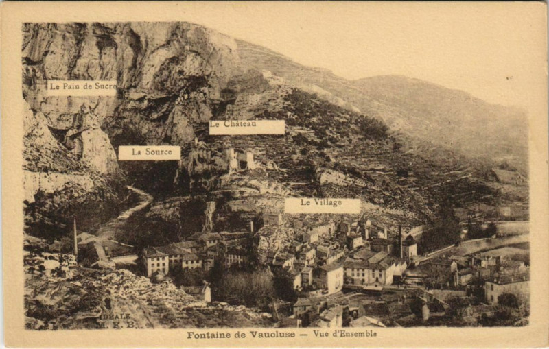 Carte postale ancienne Fontaine-De-Vaucluse Vue d'Ensemble des Quartier Saint-Martin à Fontaine-de-Vaucluse