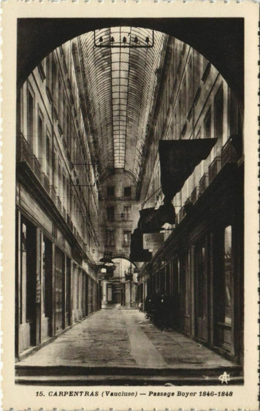 Carte postale ancienne Carpentras Passage Boyer à Carpentras