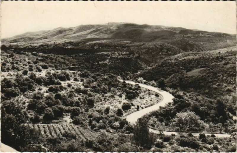 Carte postale ancienne Les Monts du Luberon