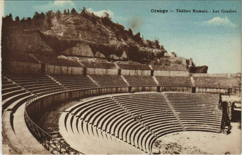 Carte postale ancienne Orange Theatre Romain - Les Gradius à Orange