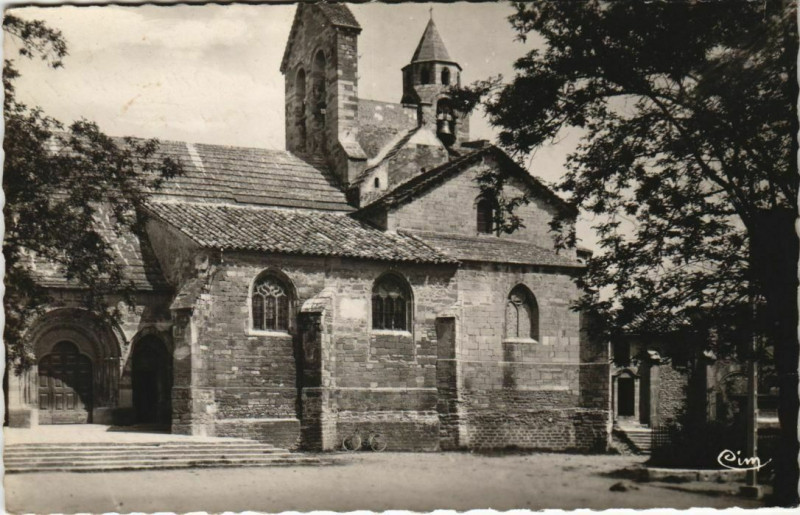 Carte postale ancienne Valreas L'Eglise à Valréas