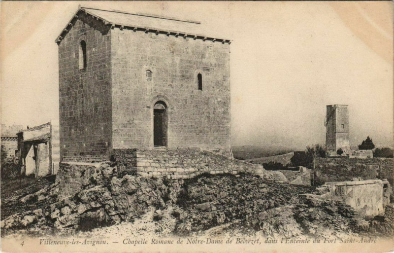 Carte postale ancienne Villeneuve-Les-Avignon Chapelle Romaine de Notre-Dame de Belvezet à Avignon