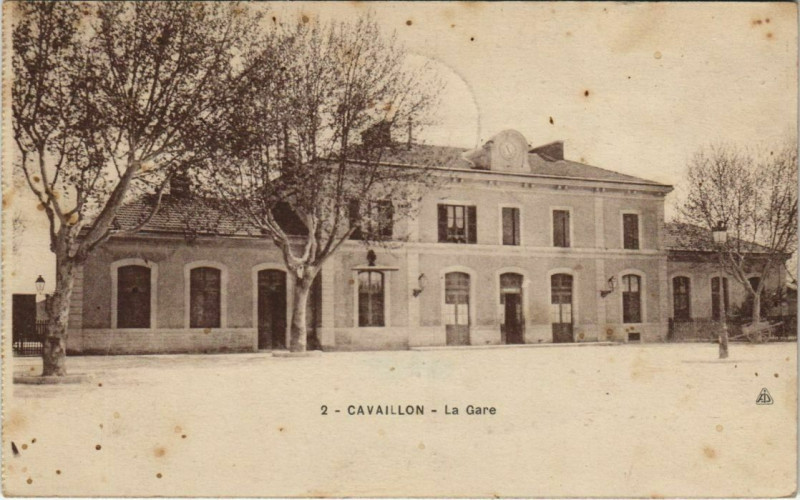 Carte postale ancienne Cavaillon La Gare à Cavaillon