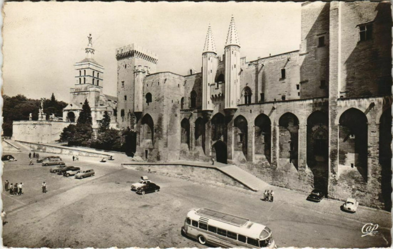 Carte postale ancienne Avignon Le Palais des Papes à Avignon