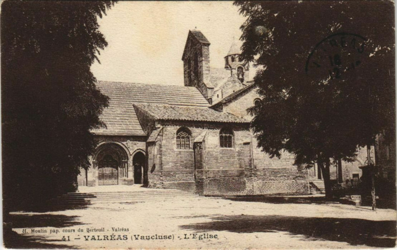 Carte postale ancienne Valreas L'Eglise à Valréas