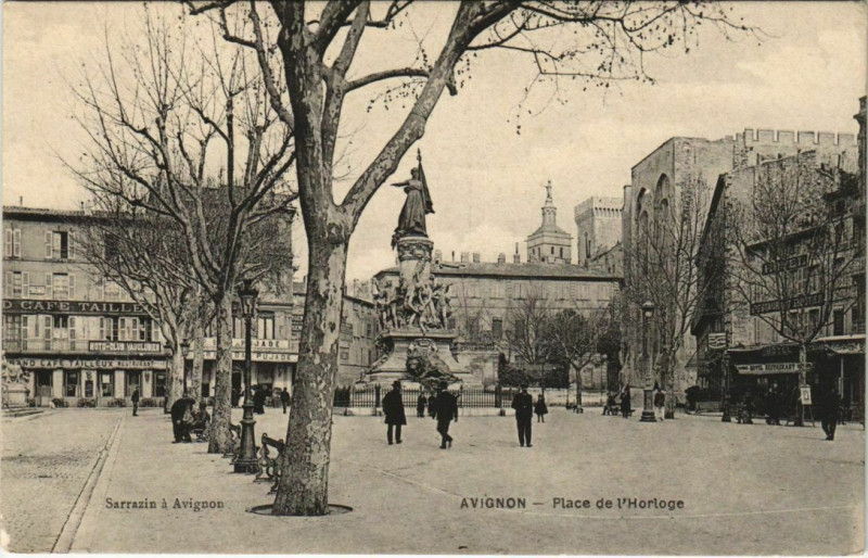 Carte postale ancienne Avignon Place de l'Horloge à Avignon