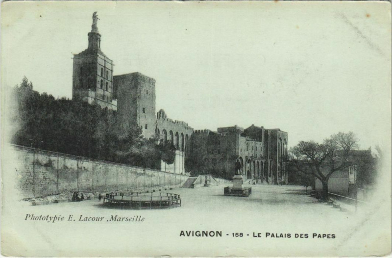 Carte postale ancienne Avignon Le Palais des Papes à Avignon
