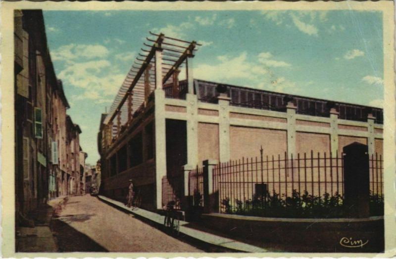 Carte postale ancienne Carpentras La Piscine à Carpentras