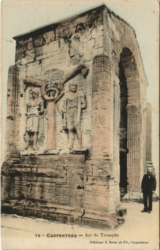 Carte postale ancienne Carpentras Arc de Triomphe à Carpentras