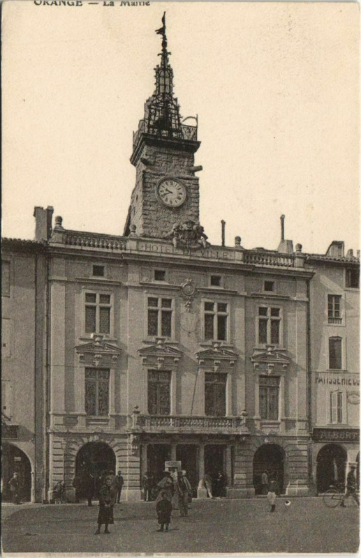 Carte postale ancienne Orange La Mairie à Orange
