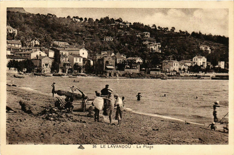 Carte postale ancienne Provence Var Le Lavandou La Plage