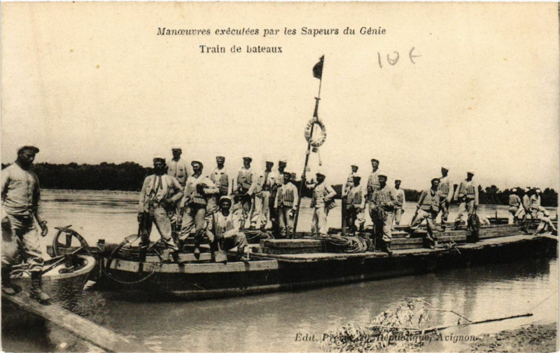 Carte postale ancienne Train de bateaux