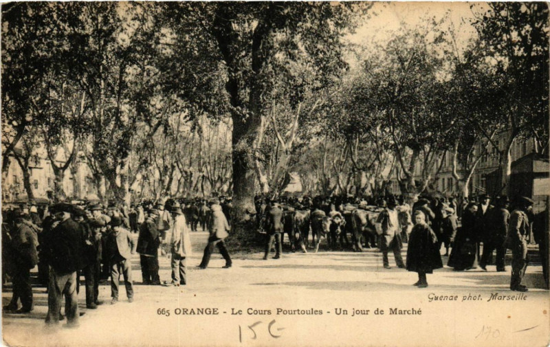 Carte postale ancienne Orange - Le Cours Pourtoules à Orange