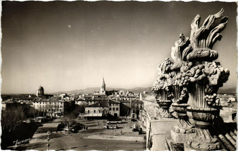 Carte postale ancienne Carpentras - Pots a Feu à Carpentras