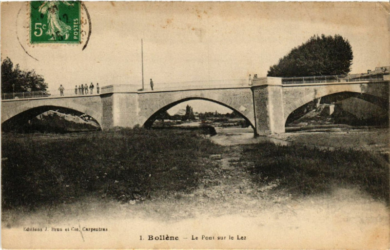 Carte postale ancienne Bollene - Le Pont sur le Lez à Bollène
