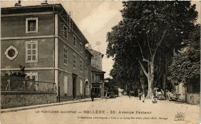 Carte postale ancienne Bollene - Avenue Pasteur à Bollène