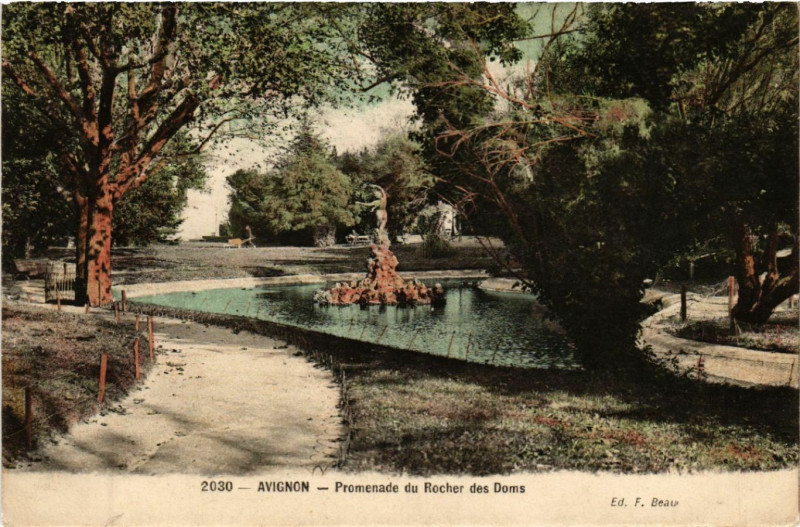 Carte postale ancienne Avignon - Promenade du Rocher à Avignon