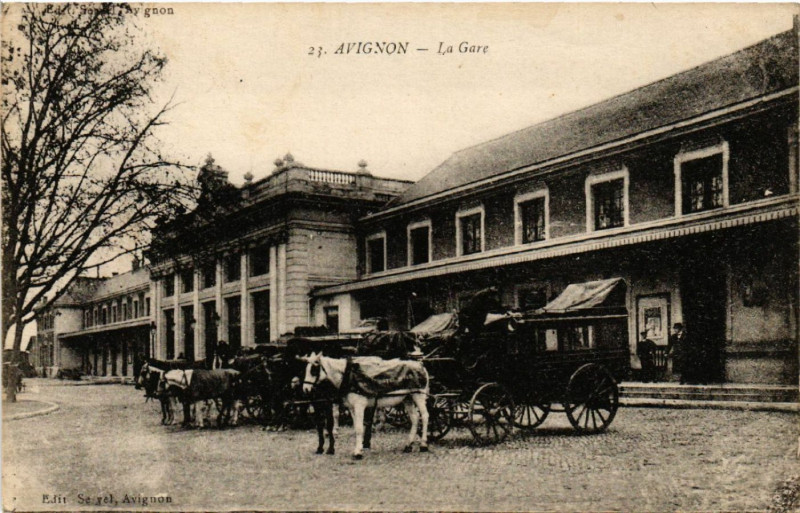 Carte postale ancienne Avignon - La Gare à Avignon