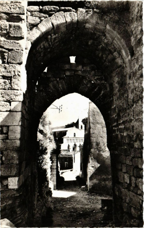 Carte postale ancienne Saignon - Vieille Rue à Saignon