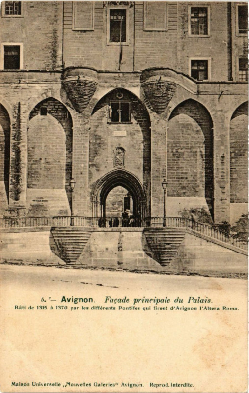Carte postale ancienne Avignon - Facade Principale du Palais à Avignon