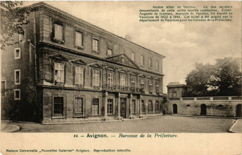 Carte postale ancienne Avignon - Bureaux de la Prefecture à Avignon