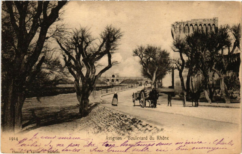 Carte postale ancienne Avignon - Boulevard du Rhone à Avignon