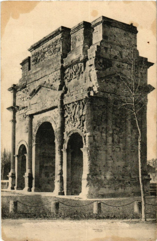 Carte postale ancienne Orange - L'Arc de Triomph à Orange