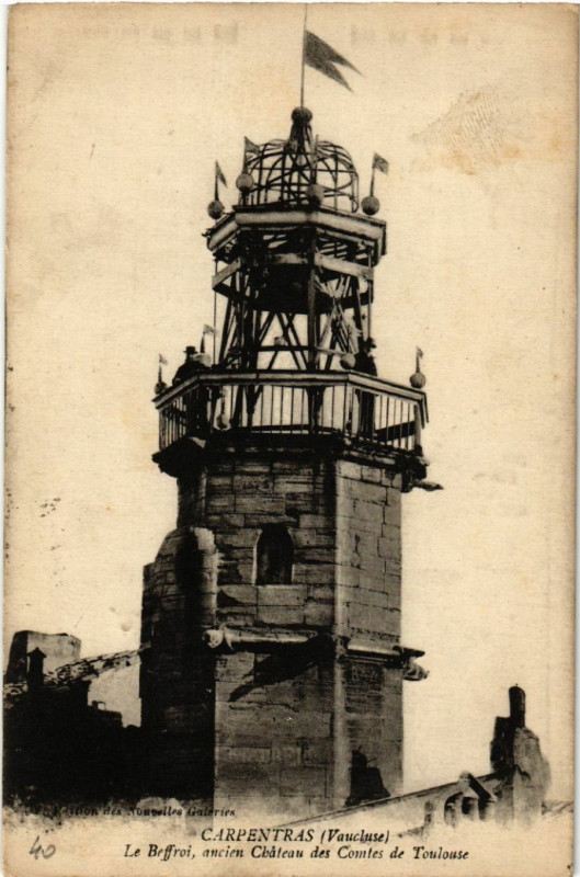 Carte postale ancienne Carpentras - Le Beffroi ancien Chateau des Comtes à Carpentras