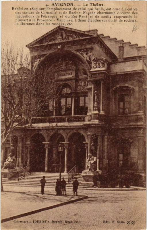 Carte postale ancienne Avignon - Le Theatre - Rebatti 1845 sur l'emplacéent de celui qui à Avignon