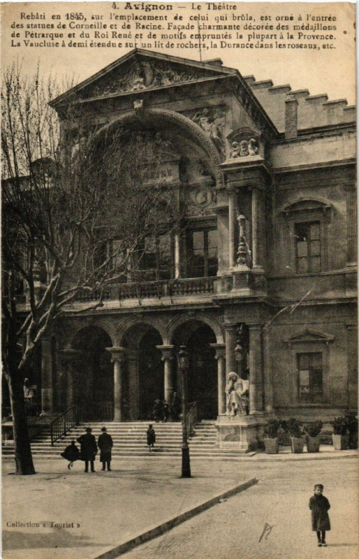 Carte postale ancienne Avignon - Le Theatre - Rebati en 1845 sur l'eplacement de celni à Avignon