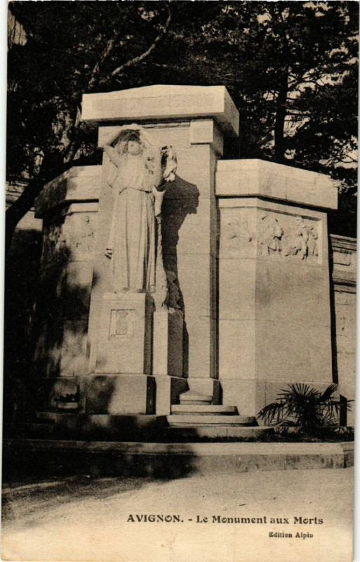 Carte postale ancienne Avignon - La Mon. aux Morts à Avignon