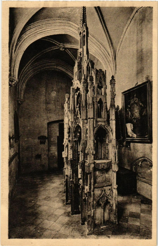 Carte postale ancienne Avignon - Int. de la Cathédrale - Tombeau du Pape Jean Xxii à Avignon