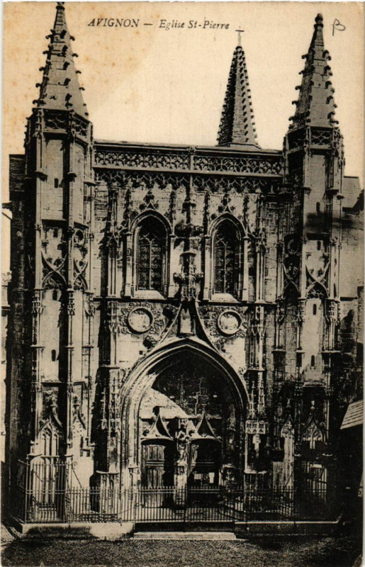 Carte postale ancienne Avignon - Eglise St-Pierre à Avignon
