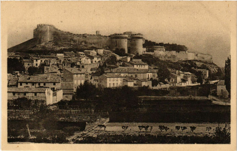 Carte postale ancienne Villeneuve-les-Avignon - Le Fort St-Andre à Avignon