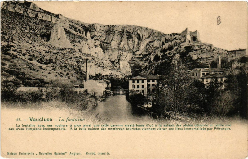 Carte postale ancienne Vaucluse - La fontaine - La fontaine avec ses rochers a pics ainsi