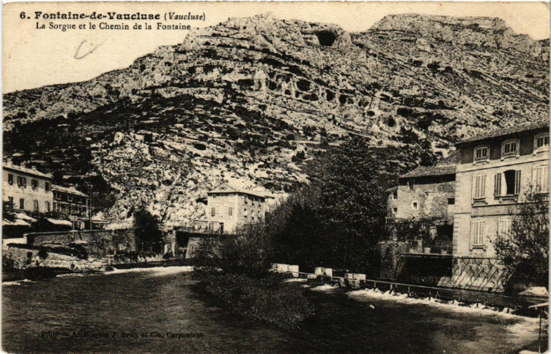 Carte postale ancienne Fontaine-de-Vaucluse - La Sorgue et le Chein de la à Fontaine-de-Vaucluse