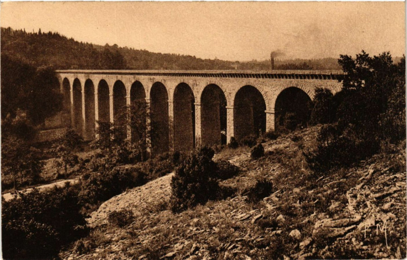 Carte postale ancienne Fontaine de Vaucluse - Aqueduc de Gallas - Fountain of Vaucluse à Fontaine-de-Vaucluse
