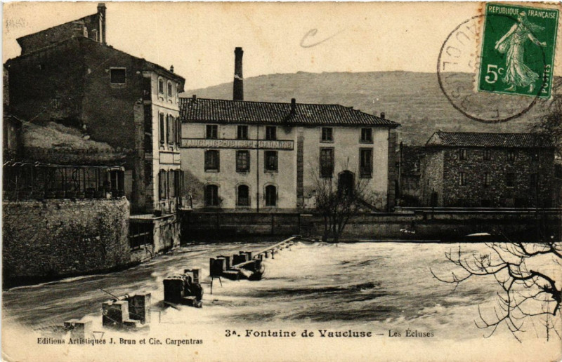 Carte postale ancienne Fontaine de Vaucluse - Les Ecluses à Fontaine-de-Vaucluse