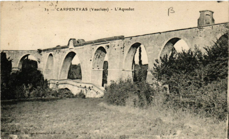 Carte postale ancienne Carpentras - L'Aqueduc à Carpentras