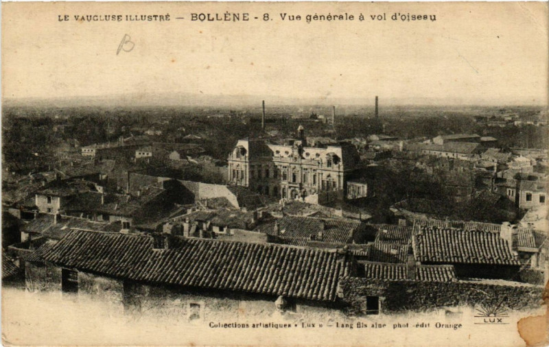 Carte postale ancienne Le Vaucluse Illustre - Bollene - Vue générale a vol d'oiseau à Bollène