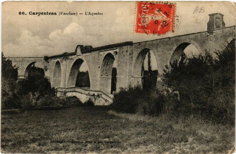 Carte postale ancienne Carpentras - L'Aqueduc à Carpentras
