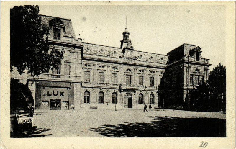 Carte postale ancienne Bollene - Hotel de Ville à Bollène