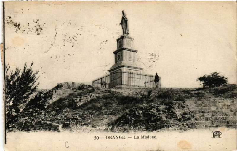 Carte postale ancienne Orange - La Madone à Orange