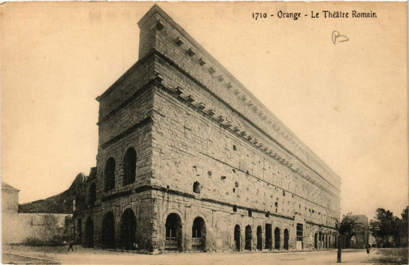 Carte postale ancienne Orange - Le Theatre Romain à Orange