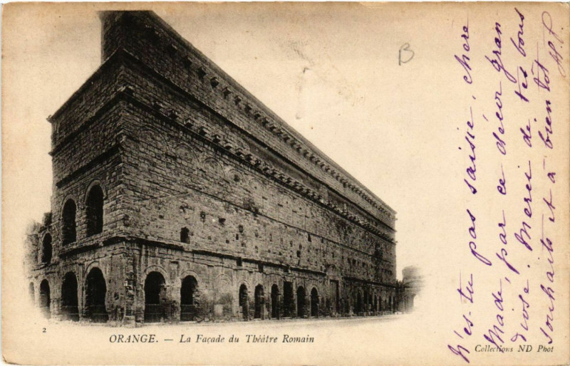 Carte postale ancienne Orange - La Facade du Theatre Romain à Orange