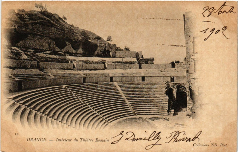 Carte postale ancienne Orange - Int. du Theatre Romain à Orange